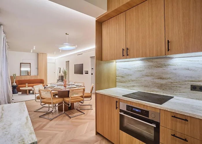 Superb Ac Center Of Le Marais *