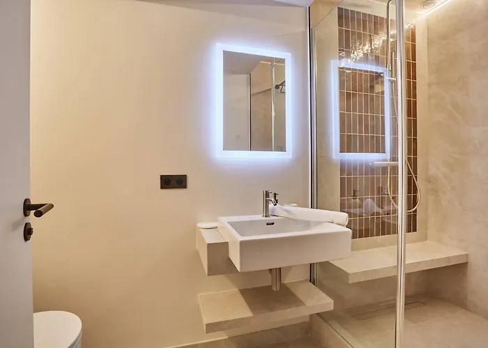 Superb Ac Center Of Le Marais