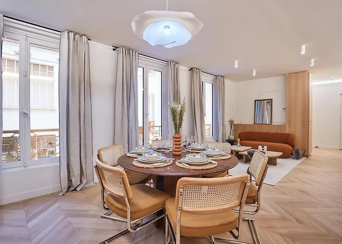 Superb Ac Center Of Le Marais *