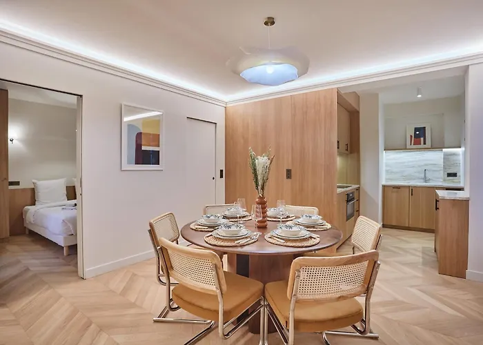 Superb Ac Center Of Le Marais