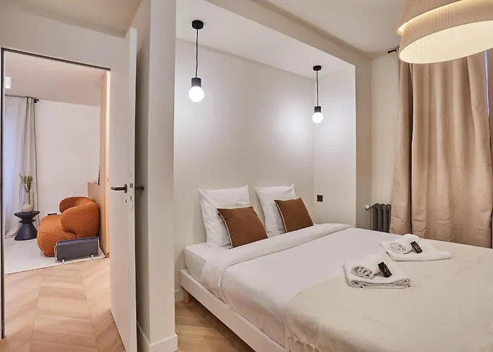 Superb Ac Center Of Le Marais